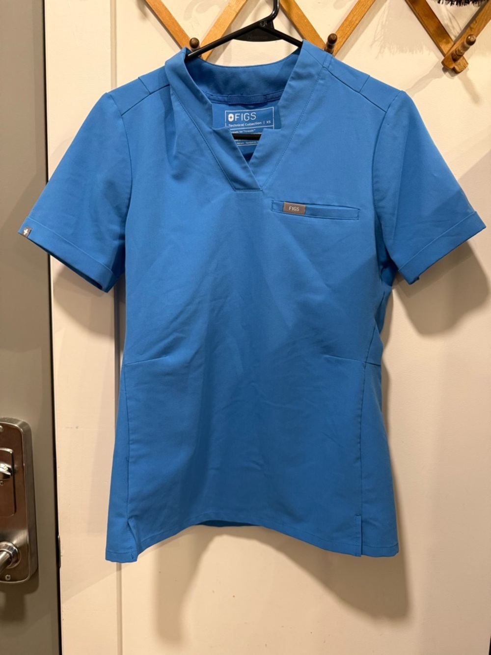 FIGS | Women's Scrub Top in Blue XS
